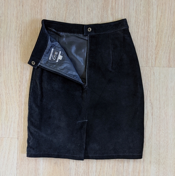 PRICE DROP!!! Skirt! 100% leather - Picture 2 of 4